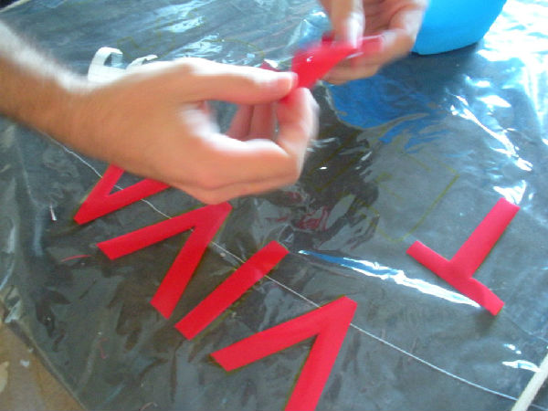 贴出塑料上的文字 贴出塑料上的文字