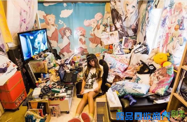 摄影师拍摄日本美女房间：这还是人住的吗！