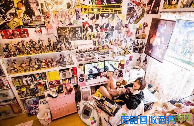 摄影师拍摄日本美女房间：这还是人住的吗！