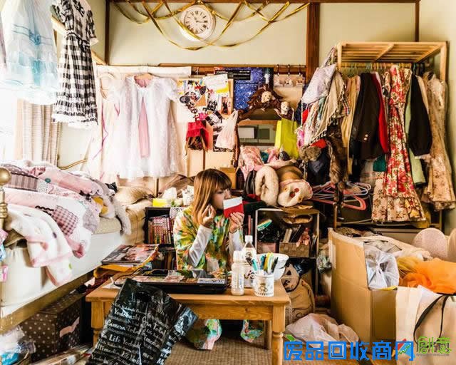 摄影师拍摄日本美女房间：这还是人住的吗！