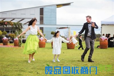 夏天（中）被誉为“没有公主病的公主”。