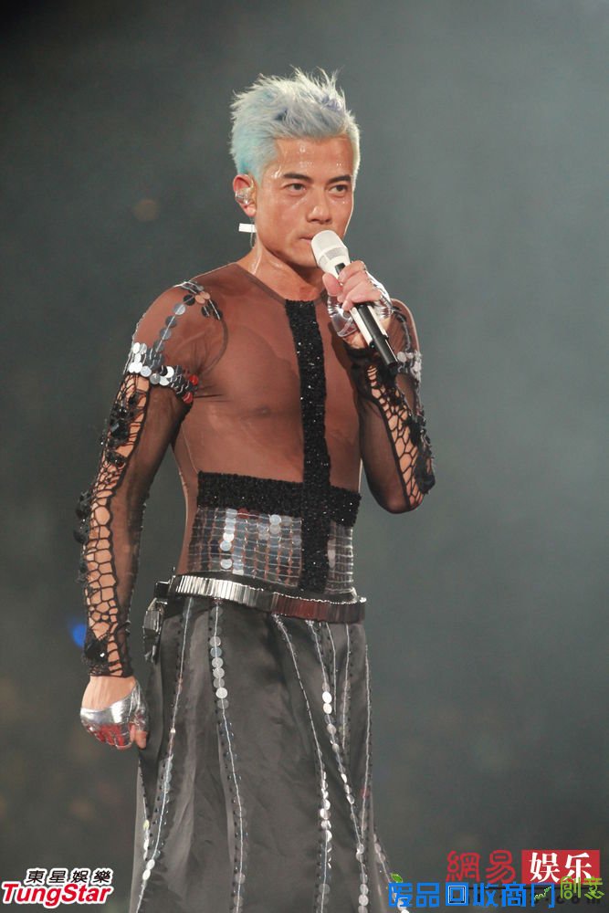 美图秀秀在线抠图/透视装秀在线大图/美女真空透视装尺度太大