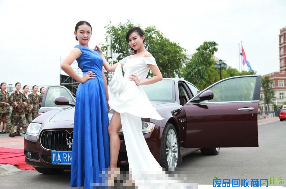 美图秀秀在线抠图/透视装秀在线大图/美女真空透视装尺度太大