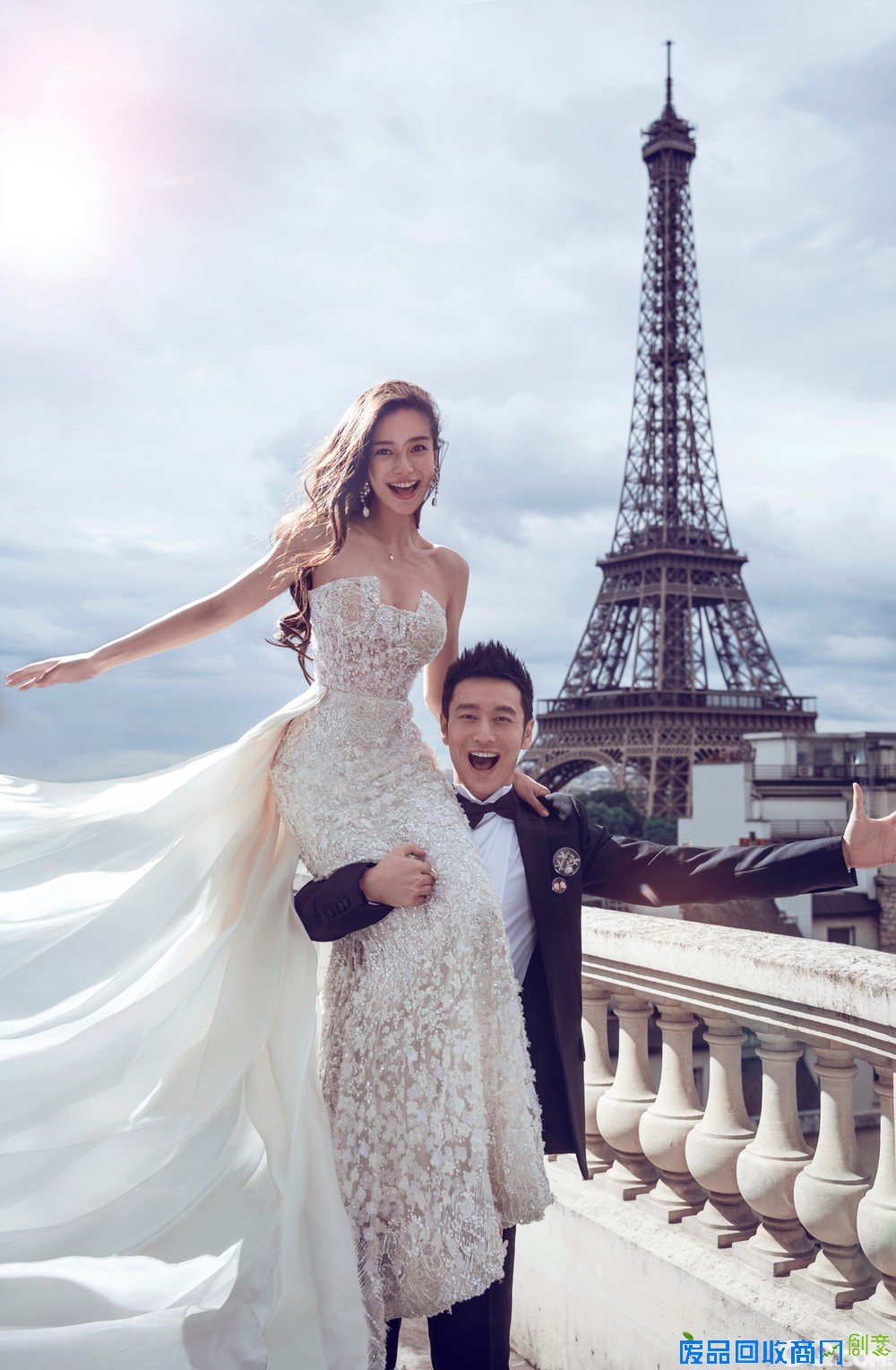 黄晓明、Angelababy唯美婚纱照曝光 埃菲尔铁塔见证浪漫爱情