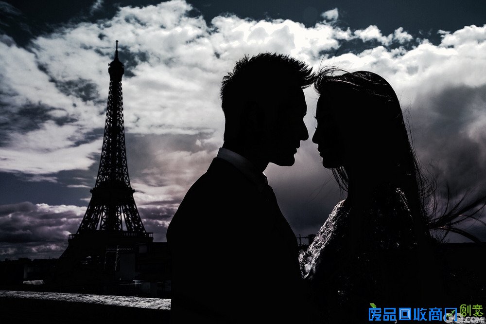 黄晓明、Angelababy唯美婚纱照曝光 埃菲尔铁塔见证浪漫爱情