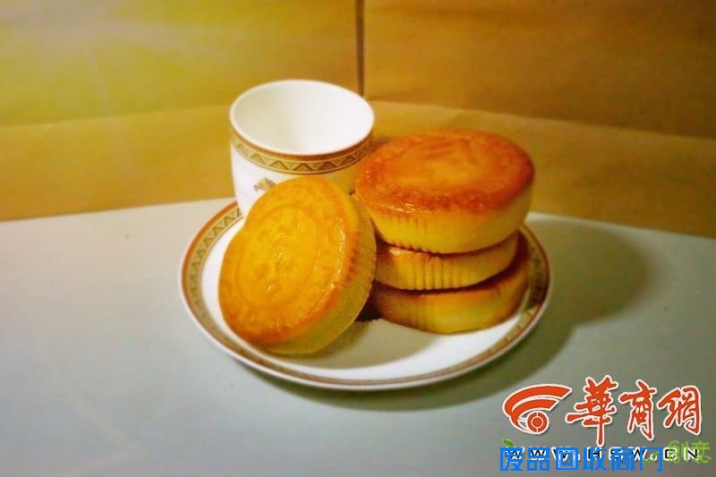 西工大学生DIY帮校训上月饼 10元一枚