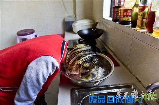 最美水下女摄影师马祺锐：能拍出漂亮照片，就不觉得累