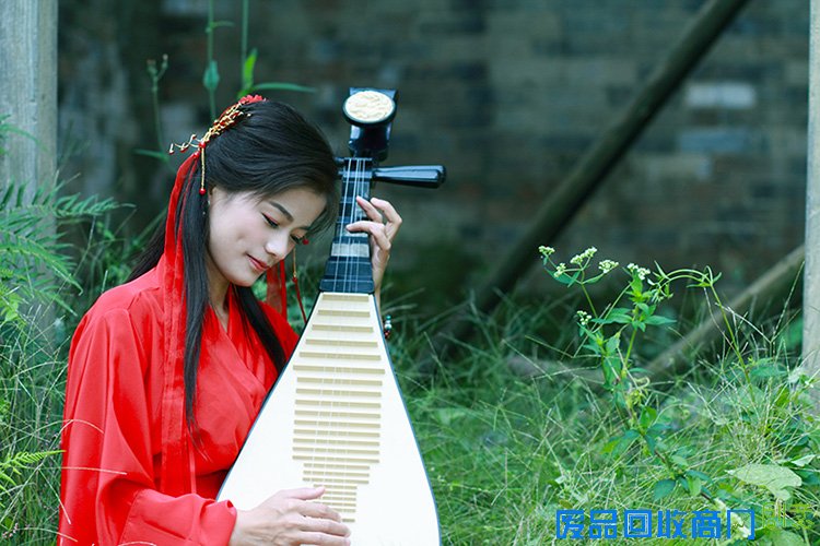 第二届湖北通城黄袍山古装美女摄影节 引金秋旅游热潮