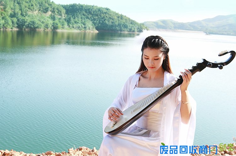 第二届湖北通城黄袍山古装美女摄影节 引金秋旅游热潮