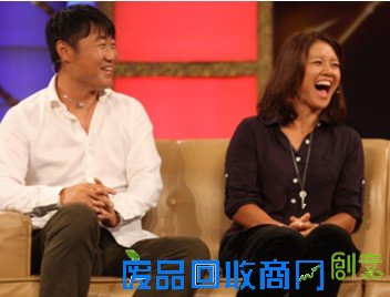 曝李娜上节目遭姜山示爱 谈到伤心处掩面哭泣(图)