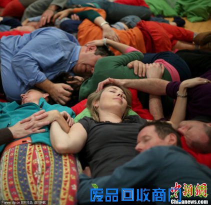 英国“拥抱工作室”