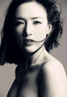 丝袜美女床上全光图 叶一云性感写真 叶一云性感图片