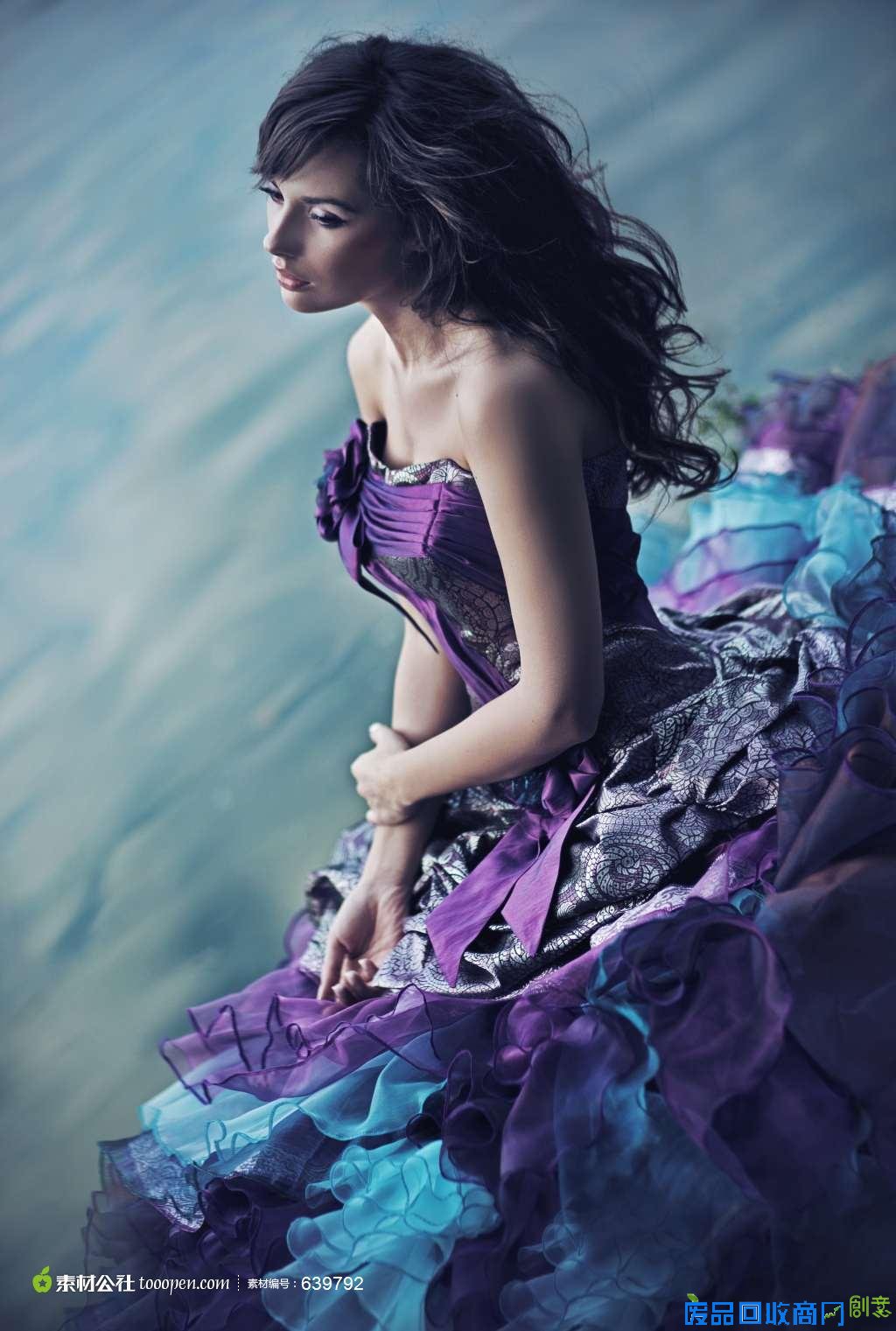 穿花裙子的长发女模特艺术照 tooop 