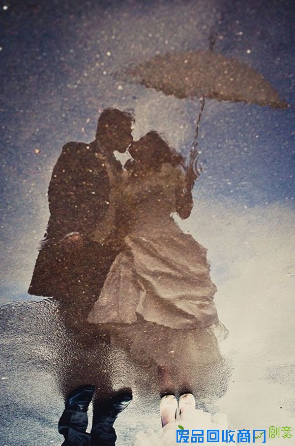 浪漫邂逅雨中婚纱照很唯美