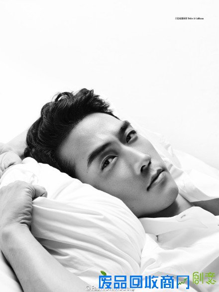 刘亦菲宋承宪唯美婚纱照曝光 同床共枕甜蜜爆表