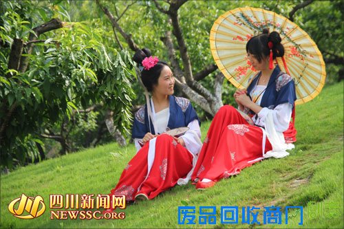 宜宾：100名摄影家集体采风 汉服美女入镜来 四川新闻网
