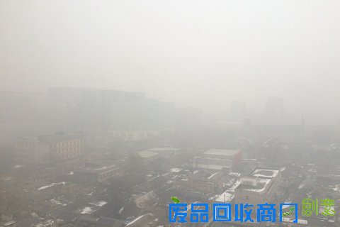 雾霾爆表 北京“忧郁图景”
