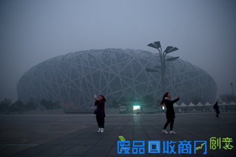 雾霾爆表 北京“忧郁图景”