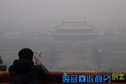 雾霾爆表 北京“忧郁图景”