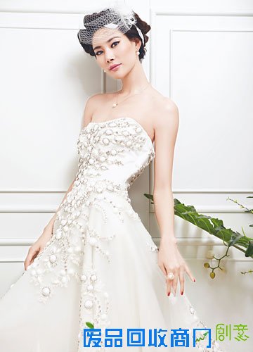 做一位很有Feel的新娘!婚纱设计配饰篇