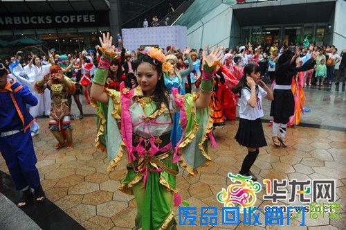 百名COSER为西部动漫节开幕造势nbsp;首次举办二次元音乐会