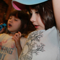 单纯可爱个性的小女孩头像 是不是喜欢上他了 