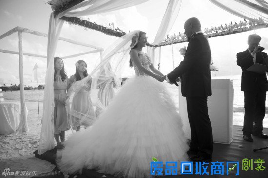 杨幂昆凌何洁张雨绮 85后女星大婚现场美哭