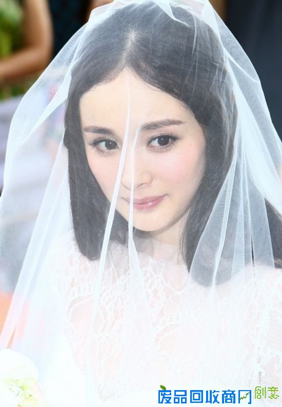 杨幂昆凌何洁张雨绮 85后女星大婚现场美哭