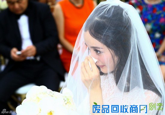 杨幂昆凌何洁张雨绮 85后女星大婚现场美哭