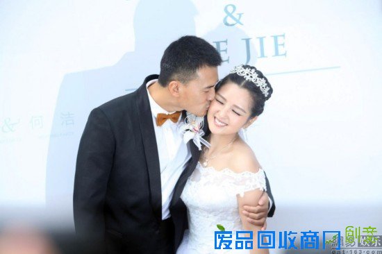 杨幂昆凌何洁张雨绮 85后女星大婚现场美哭