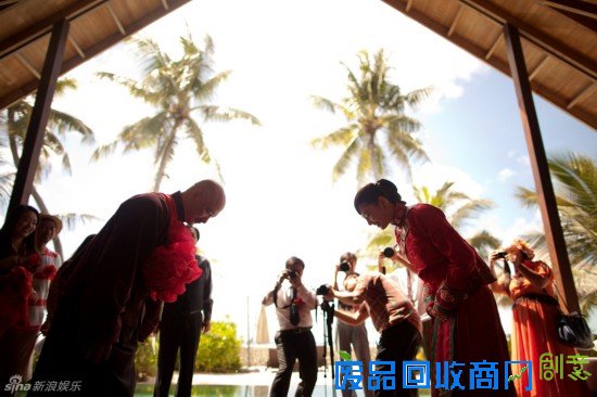 杨幂昆凌何洁张雨绮 85后女星大婚现场美哭