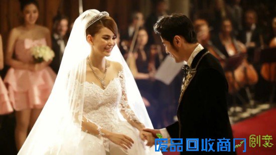 杨幂昆凌何洁张雨绮 85后女星大婚现场美哭