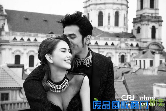 杨幂昆凌何洁张雨绮 85后女星大婚现场美哭