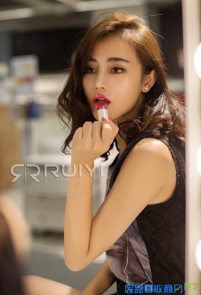 场景氛围很重要 摄影论坛美女图赏精选 