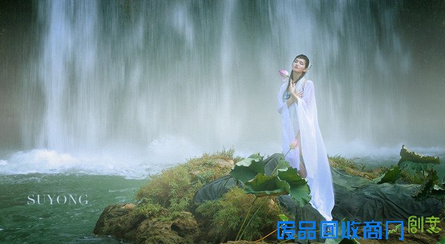 场景氛围很重要 摄影论坛美女图赏精选 