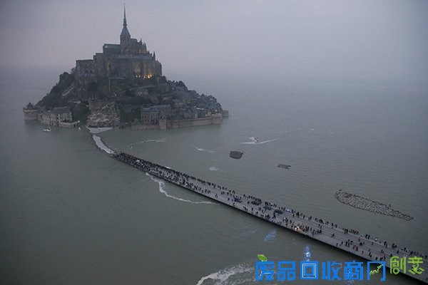 是悲伤还是欢乐，路透社上半年被点赞最多的照片有哪些？