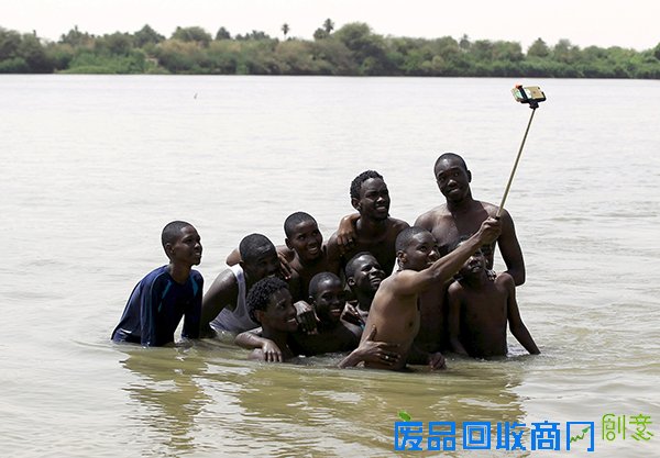 是悲伤还是欢乐，路透社上半年被点赞最多的照片有哪些？