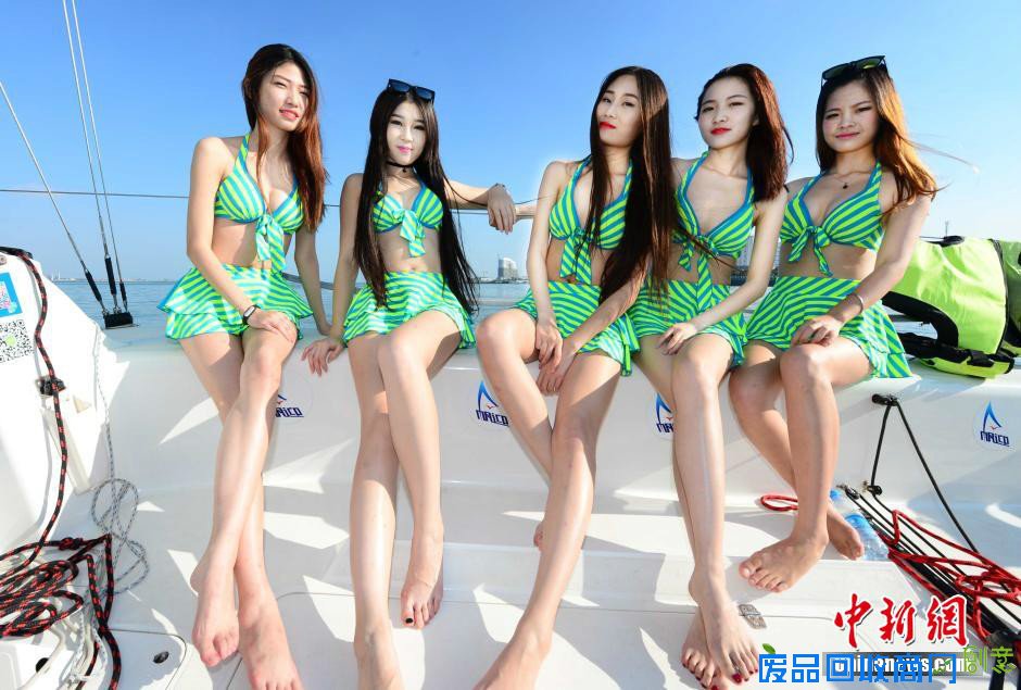 中国最美腿模大赛 模特着泳装拍摄(组图)