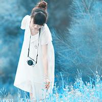 qq头像女生伤感半身