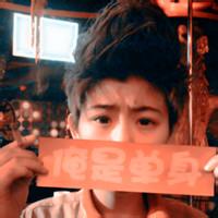 qq男生半身伤感头像