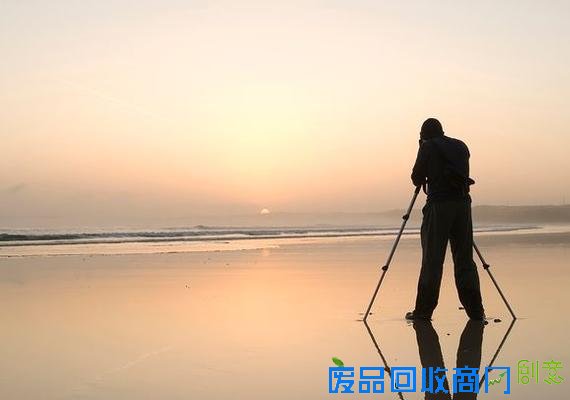 摄影师十年如一日拍摄唯美海湾日出受热捧。