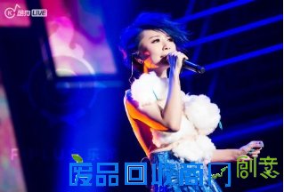 歌手黄雅莉亲手打造创意舞台