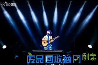 歌手黄雅莉亲手打造创意舞台