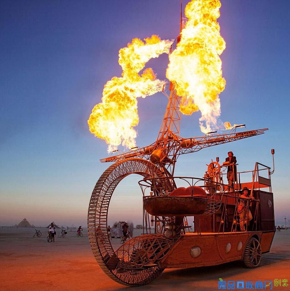 美摄影师亲历“火人节” 绝美照片展现独特艺术盛典(高清组图)