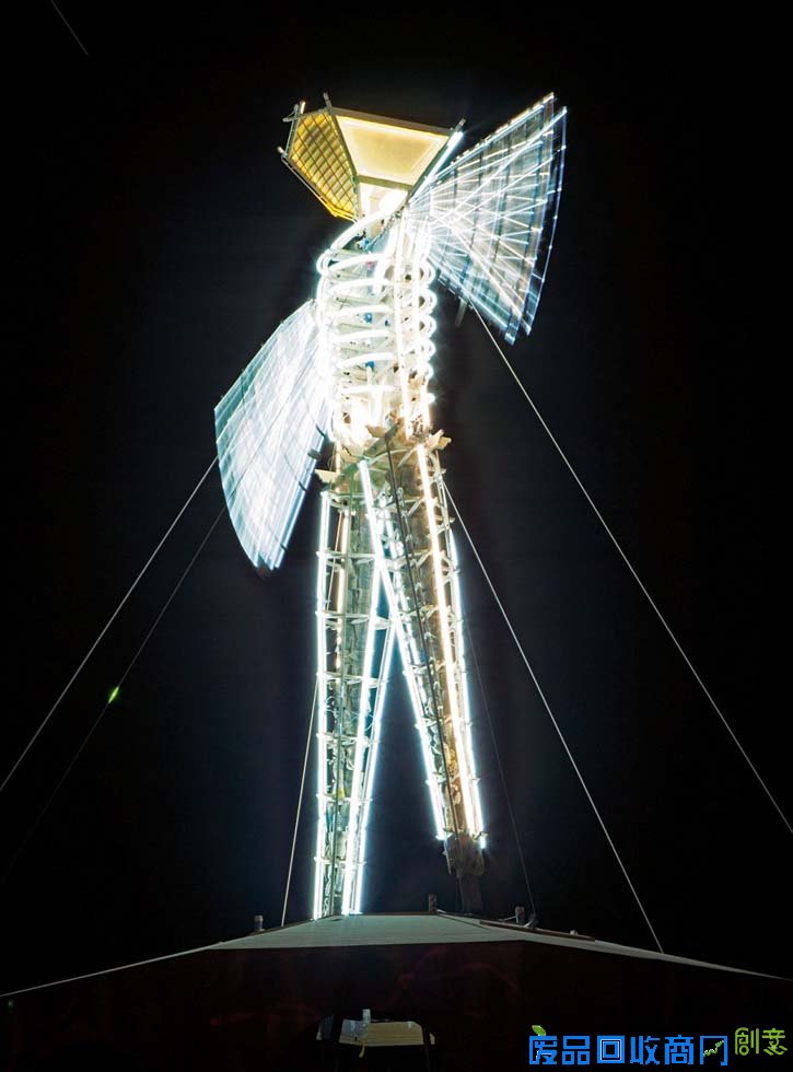 美摄影师亲历“火人节” 绝美照片展现独特艺术盛典(高清组图)