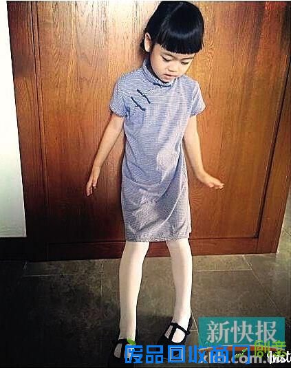 韩寒爱女穿民国风校服造型乖巧可爱（图）