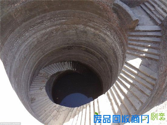 美摄影师揭秘印度古老阶梯井