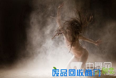 【美图】另类舞蹈高清摄影《尘与舞》 干净纯粹充满力量