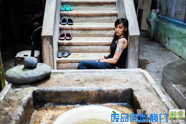 女摄影师穷游37国拍“美人地图” 揭秘17国家美女都长什么样