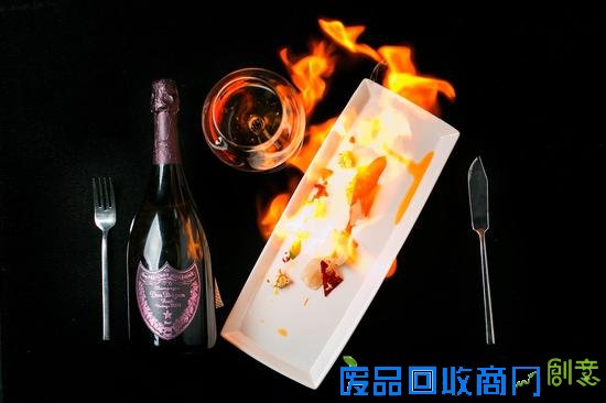 生切野生多宝鱼薄片，顶级西班牙5J火腿配香甜烤玉米粒，搭配唐培里侬2004年份粉红香槟